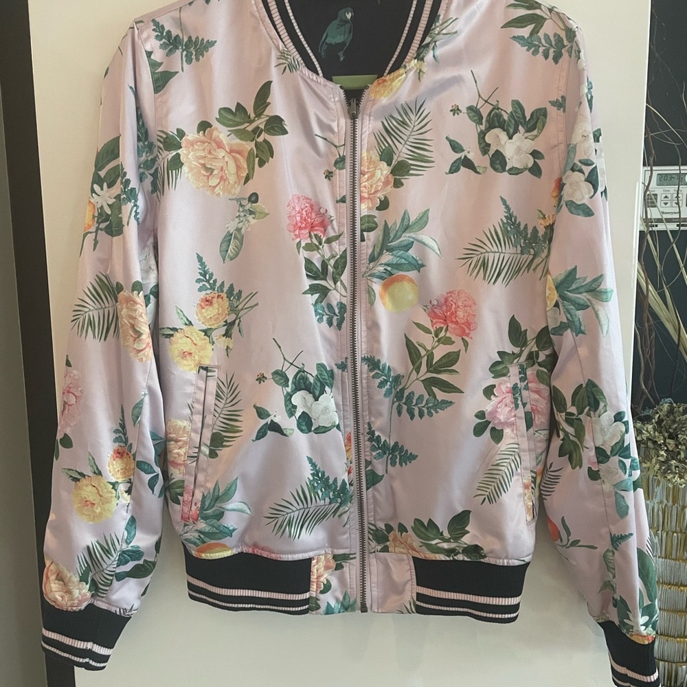 American Eagle Reversible Navy Parrot Bird/Floral Satin Bomber Jacket Small - Picture 9 of 10